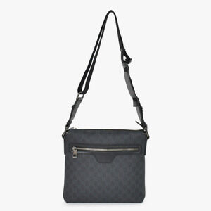 Gucci canvas Supreme black shoulder GG bag